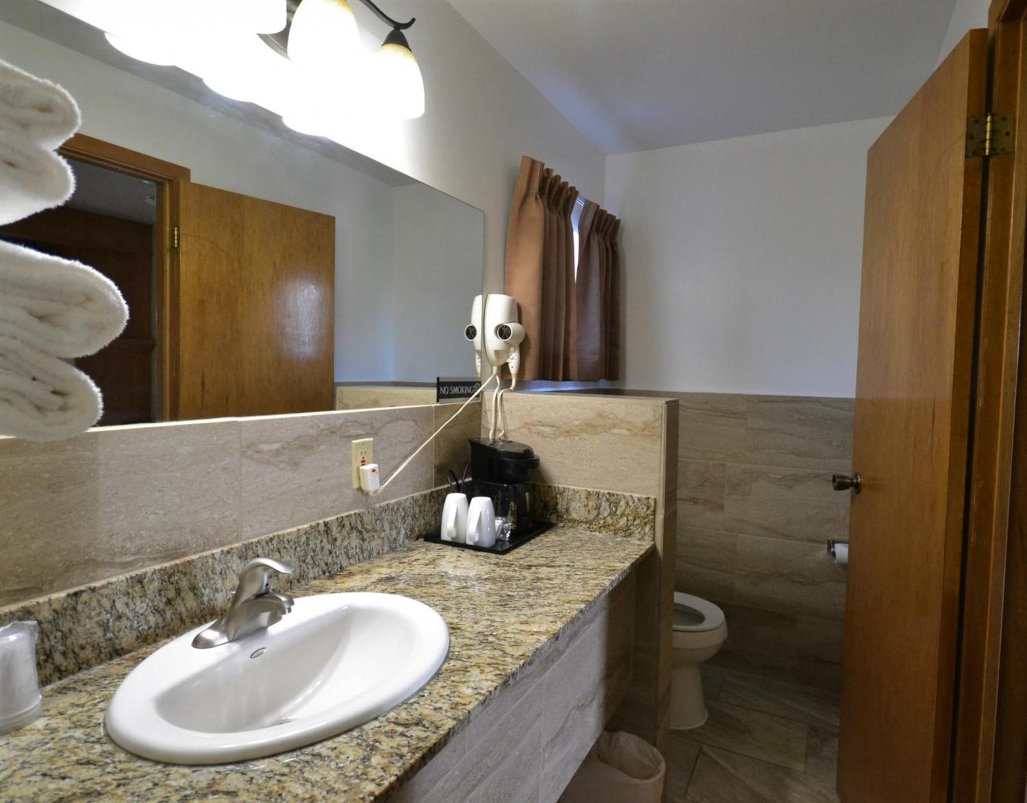 Newmarket Inn Экстерьер фото
