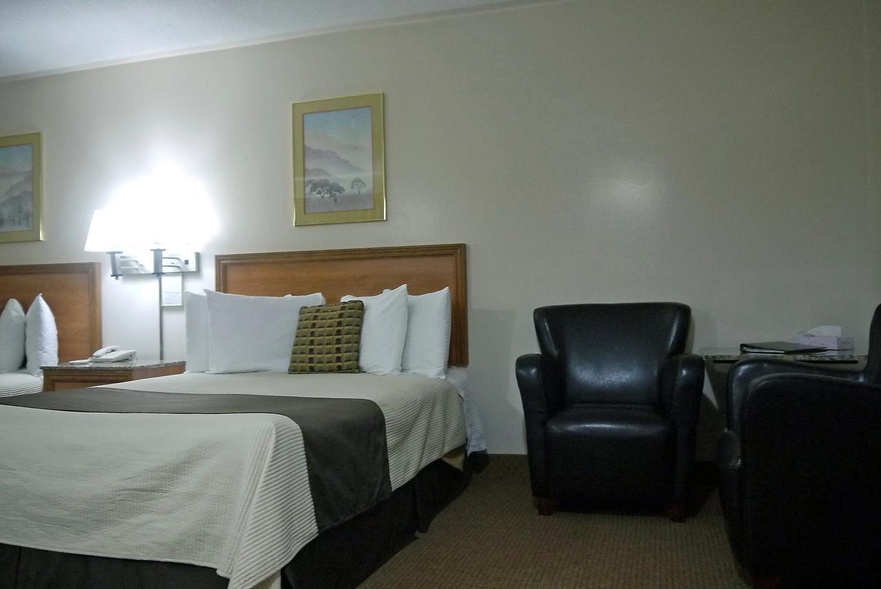 Newmarket Inn Экстерьер фото