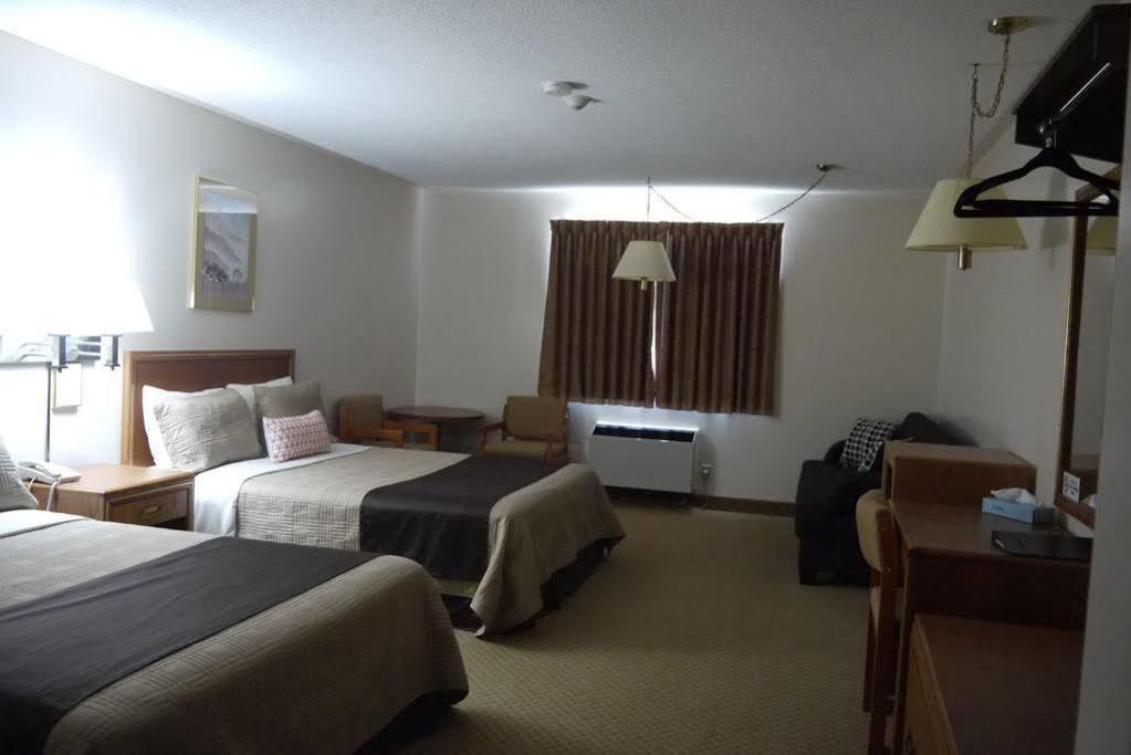 Newmarket Inn Экстерьер фото